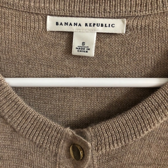 Banana Republic Cardigan - Picture 2 of 4